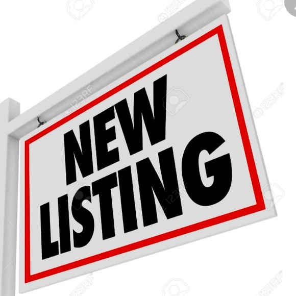 Designer Bags, shoes, new and pre-owned clothes🗣 - Picture 2 of 4